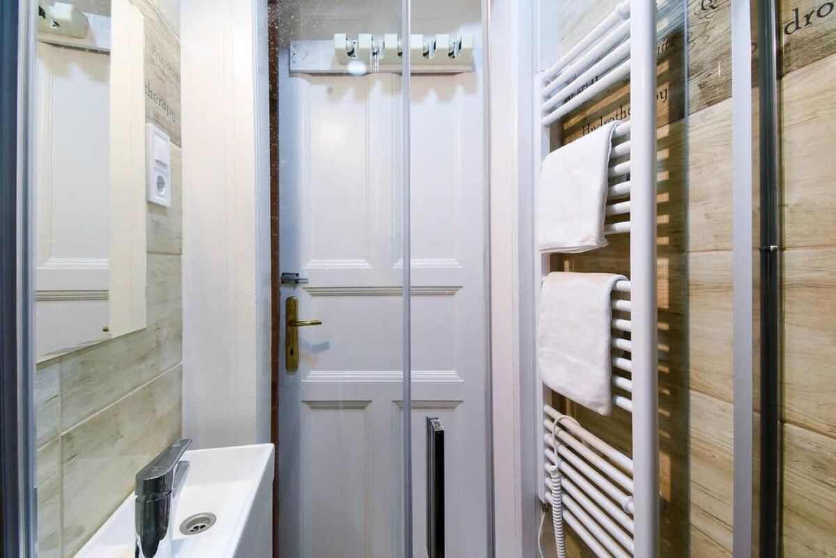 Very Central Very Spacious New Home بودابست المظهر الخارجي الصورة