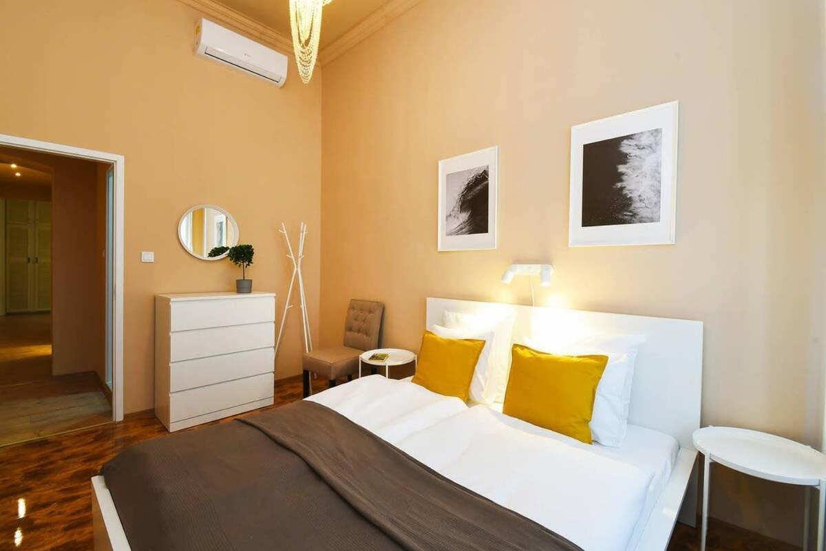 Very Central Very Spacious New Home بودابست المظهر الخارجي الصورة